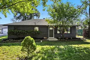 8053 Newland Ave, Burbank, IL 60459 - Photo 1