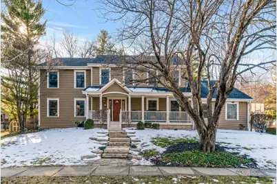 331 E Winchester Road, Libertyville, IL 60048 - Photo 1