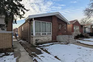 8212 S Colfax Ave, Chicago, IL 60617 - Photo 1