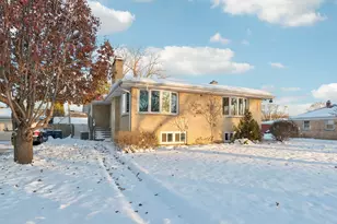 2945 S Scott St, Des Plaines, IL 60018 - Photo 1