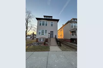 8556 S Muskegon Avenue, Chicago, IL 60617 - Photo 1