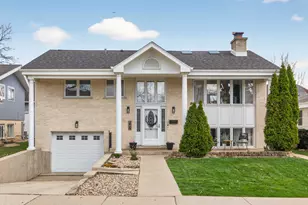 547 S Poplar Ave, Elmhurst, IL 60126 - Photo 1