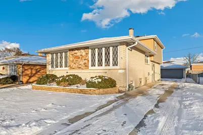10729 Lamon Avenue, Oak Lawn, IL 60453 - Photo 1