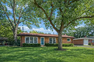 513 Edens Ln, Northfield, IL 60093 - Photo 1