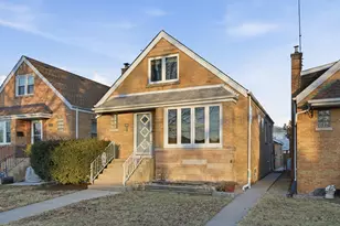 5533 N Menard Ave, Chicago, IL 60630 - Photo 1
