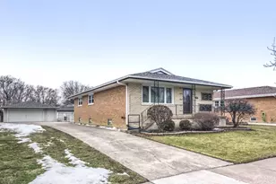 9004 Meade Ave, Oak Lawn, IL 60453 - Photo 1