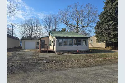 204 N Pecatonica Street, Winnebago, IL 61088 - Photo 1