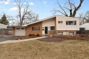 525 Mallard Ln, Deerfield, IL 60015 - Photo 1