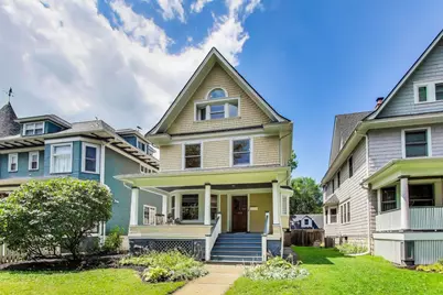 129 S Ridgeland Avenue, Oak Park, IL 60302 - Photo 1