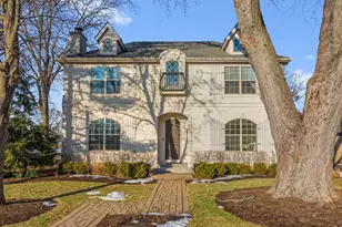 629 Kenwood Ave, Libertyville, IL 60048 - Photo 1