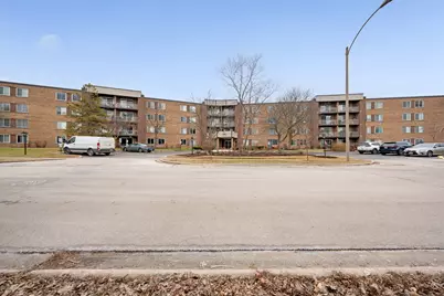 909 E Kenilworth Avenue #321, Palatine, IL 60074 - Photo 1