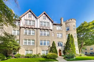 2300 W Farwell Ave, Chicago, IL 60645 - Photo 1