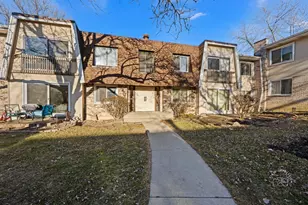 2924 Roberts Dr, Woodridge, IL 60517 - Photo 1