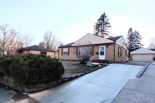 1811 Oregon Ave, Rockford, IL 61108 - Photo 1