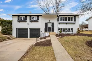 353 N Morris Dr, Palatine, IL 60074 - Photo 1
