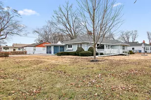 600 E Mulberry St, Watseka, IL 60970 - Photo 1