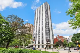 1555 N Dearborn Pkwy, Chicago, IL 60610 - Photo 1