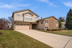1558 Nevada Ln, Elk Grove Village, IL 60007 - Photo 1