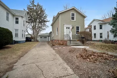 511 E Chestnut Street, Bloomington, IL 61701 - Photo 1
