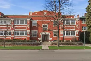 139 N Ridgeland Ave, Oak Park, IL 60302 - Photo 1
