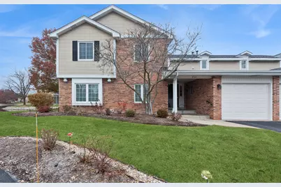 724 Maplewood Court #B, Willowbrook, IL 60527 - Photo 1