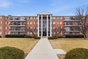 1060 N Farnsworth Ave, Aurora, IL 60505 - Photo 1