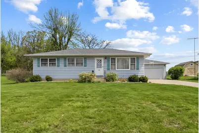 274 W Center Street, Burlington, IL 60109 - Photo 1
