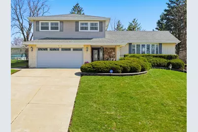 715 Pinecroft Drive, Roselle, IL 60172 - Photo 1