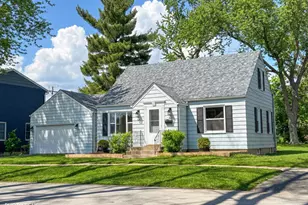 112 Pearl St, Cary, IL 60013 - Photo 1
