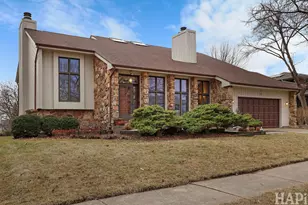 1221 Golf View Dr, Woodridge, IL 60517 - Photo 1