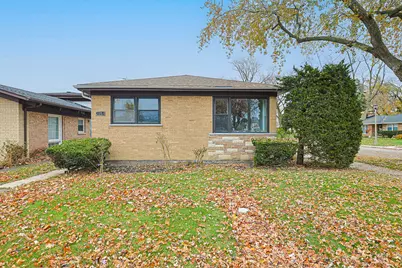 7501 East Prairie Road, Skokie, IL 60076 - Photo 1