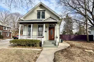 115 N Porter St, Elgin, IL 60120 - Photo 1