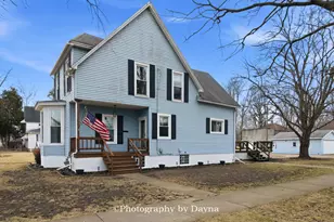 327 E Ohio St, Momence, IL 60954 - Photo 1