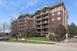 10 S Wille St, Mount Prospect, IL 60056 - Photo 1