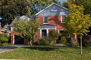 6831 N Kilpatrick Ave, Lincolnwood, IL 60712 - Photo 1