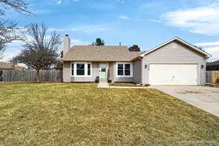 3728 Pebble Creek, McHenry, IL 60050 - Photo 1