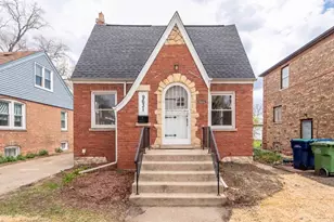9631 S Francisco Ave, Evergreen Park, IL 60805 - Photo 1