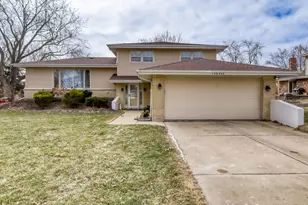18W025 73rd St, Darien, IL 60561 - Photo 1