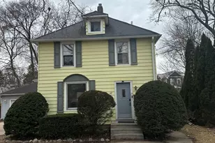 417 N Van Buren St, Batavia, IL 60510 - Photo 1