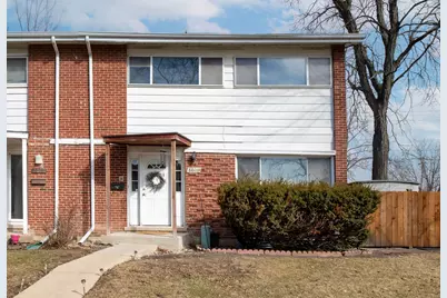8000 W Lyons Street, Niles, IL 60714 - Photo 1