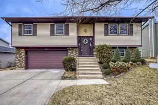 4175 Victoria Dr, Hoffman Estates, IL 60192 - Photo 1