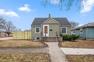 212 S Blaine Ave, Bradley, IL 60915 - Photo 1