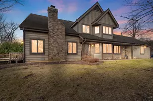 2012 Forest Creek Ln, Libertyville, IL 60048 - Photo 1