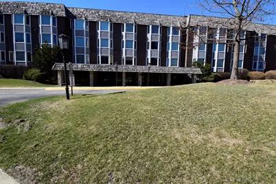 400 Ascot Drive #3M, Park Ridge, IL 60068 - Photo 1