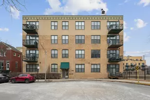 2512 N Bosworth Ave, Chicago, IL 60614 - Photo 1