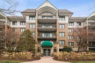 5 S Pine St, Mount Prospect, IL 60056 - Photo 1