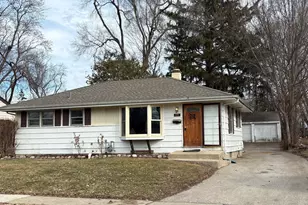115 N Greenview Ave, Mundelein, IL 60060 - Photo 1