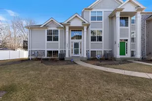 922 Summit Creek Dr, Shorewood, IL 60404 - Photo 1
