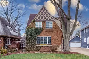 728 Howard St, Wheaton, IL 60187 - Photo 1