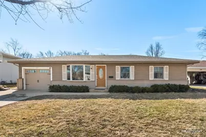 107 W Streamwood Boulevard, Streamwood, IL 60107 - Photo 1